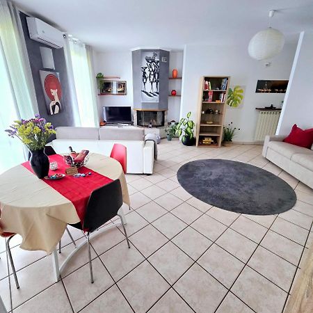 Zara House - Lake And Pet Friendly Brusimpiano Bagian luar foto