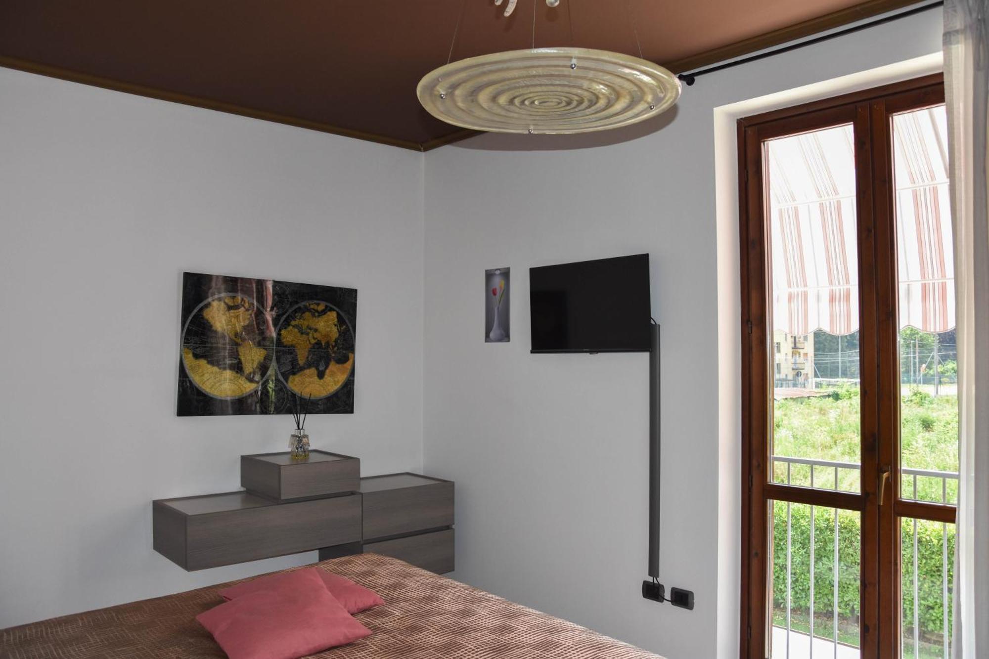 Zara House - Lake And Pet Friendly Brusimpiano Bagian luar foto