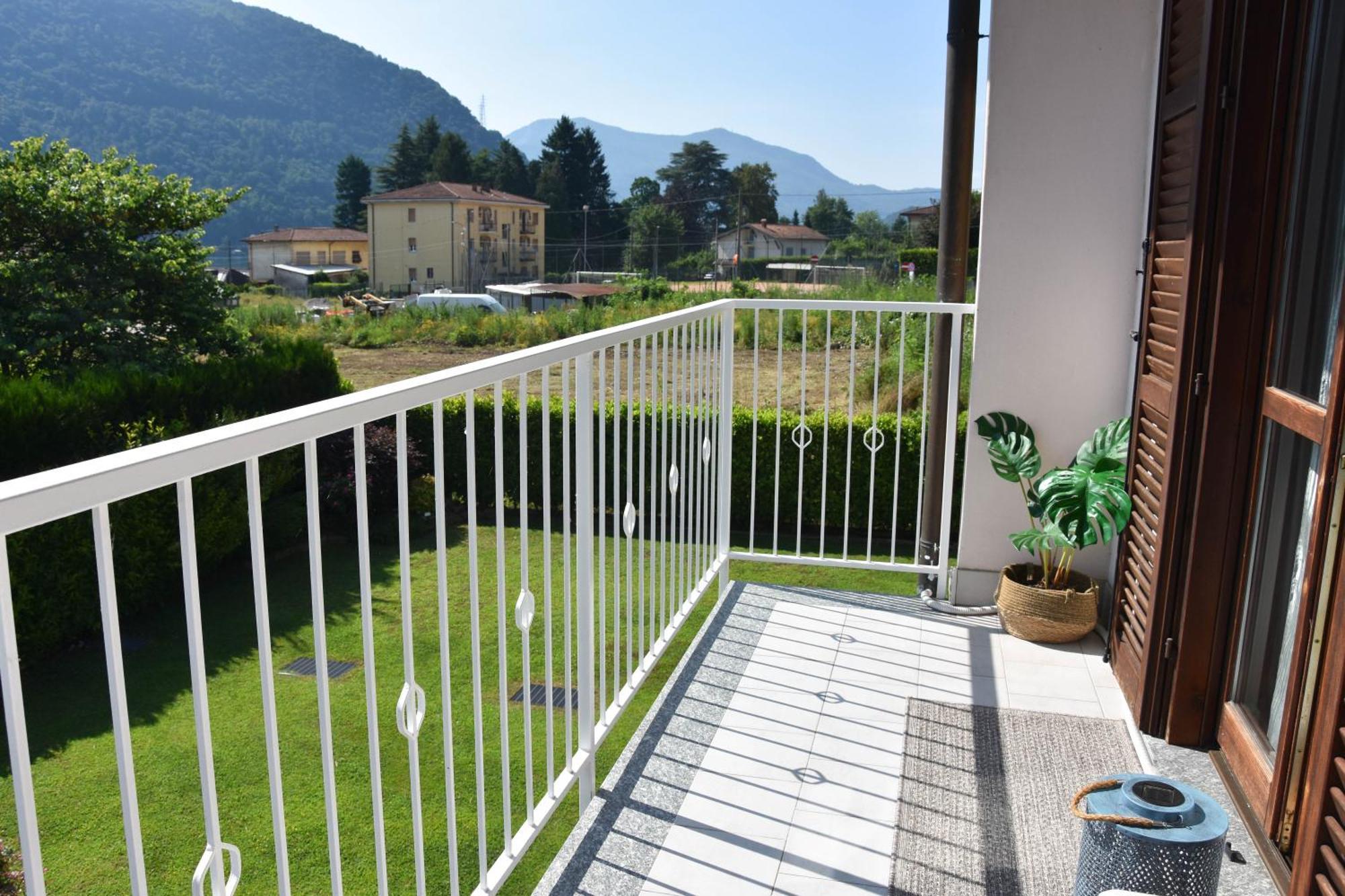 Zara House - Lake And Pet Friendly Brusimpiano Bagian luar foto